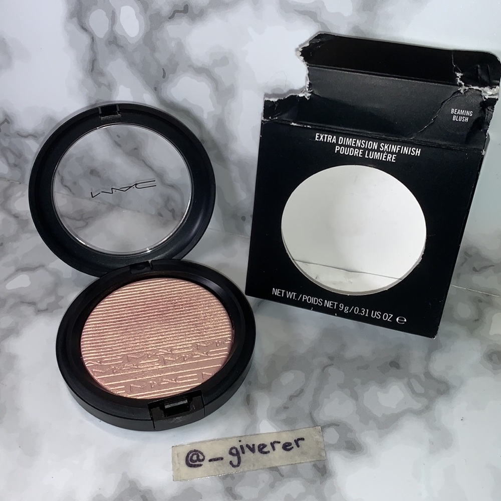BEAMING BLUSH Extra Dimension Skinfinish MAC Highlighter